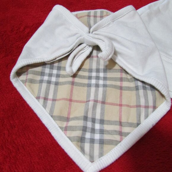 Burberry Infant Cap & Scarf / Bib Set - Newborn Baby - Picture 2 of 11